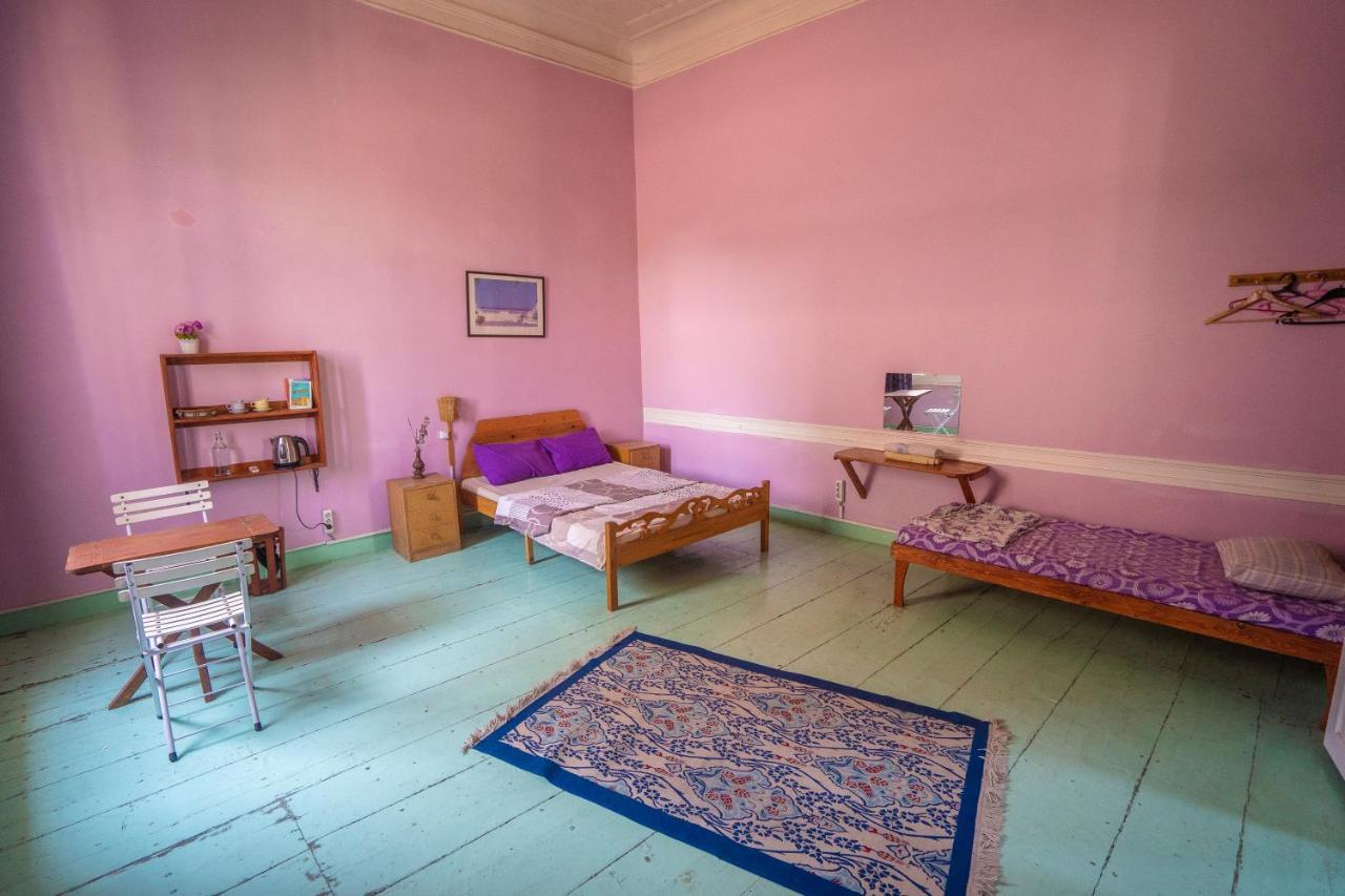 Lotus Garden Hostel İzmir Ngoại thất bức ảnh