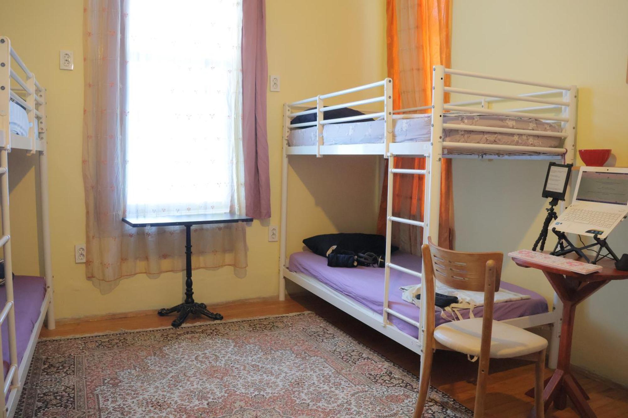 Lotus Garden Hostel İzmir Ngoại thất bức ảnh