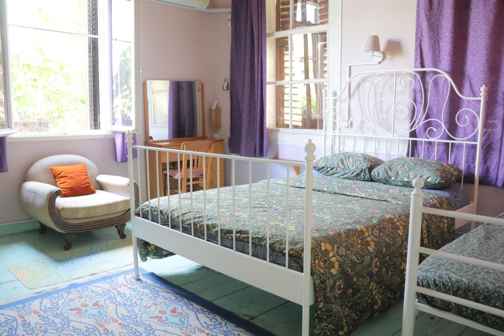 Lotus Garden Hostel İzmir Ngoại thất bức ảnh