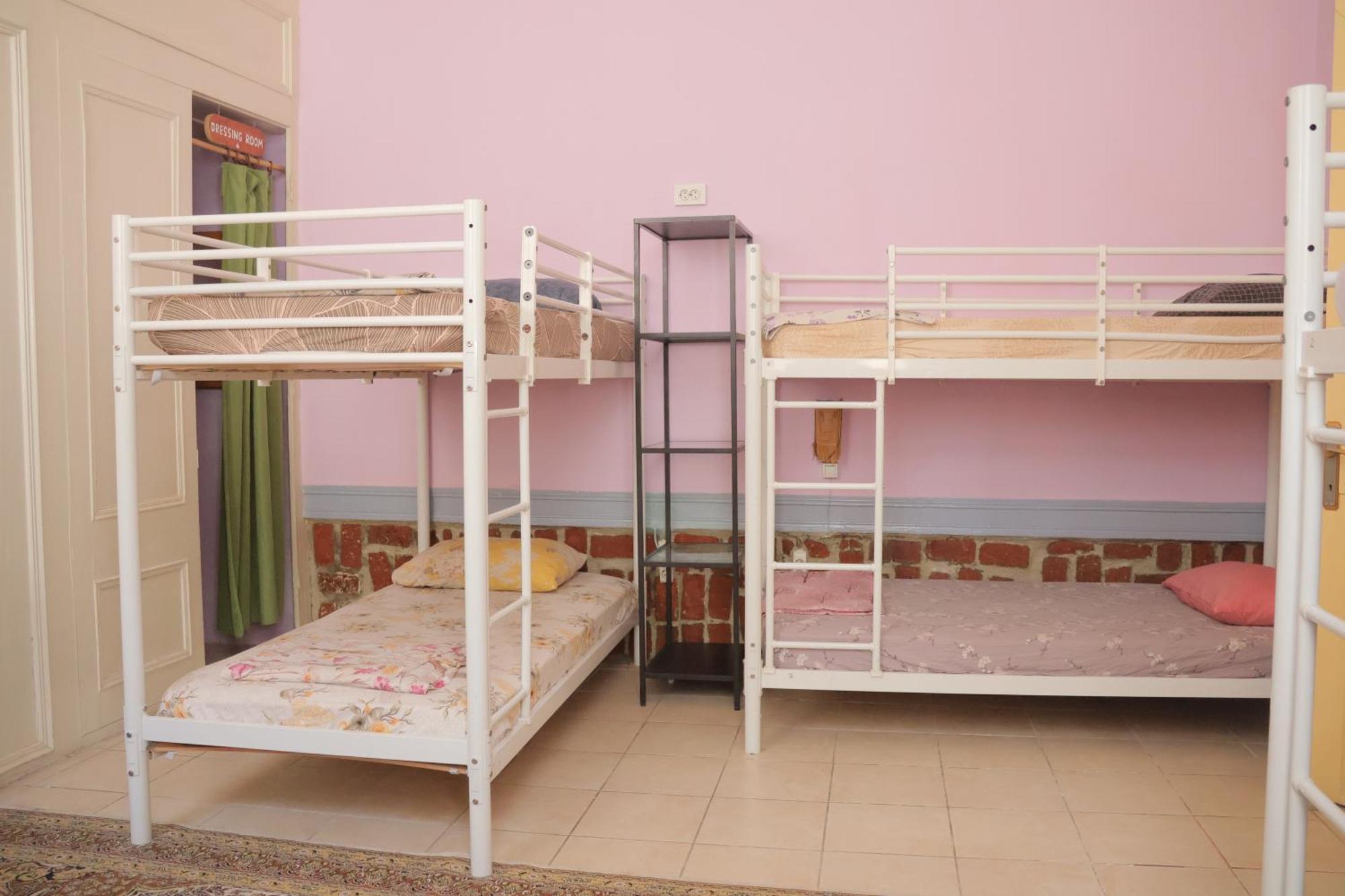 Lotus Garden Hostel İzmir Ngoại thất bức ảnh