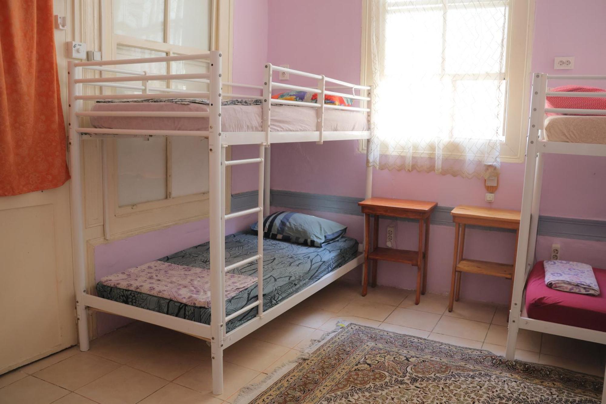 Lotus Garden Hostel İzmir Ngoại thất bức ảnh