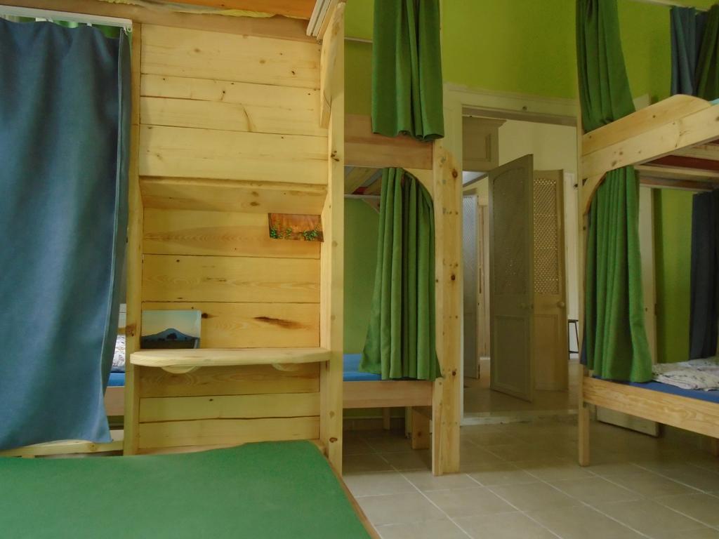 Lotus Garden Hostel İzmir Ngoại thất bức ảnh