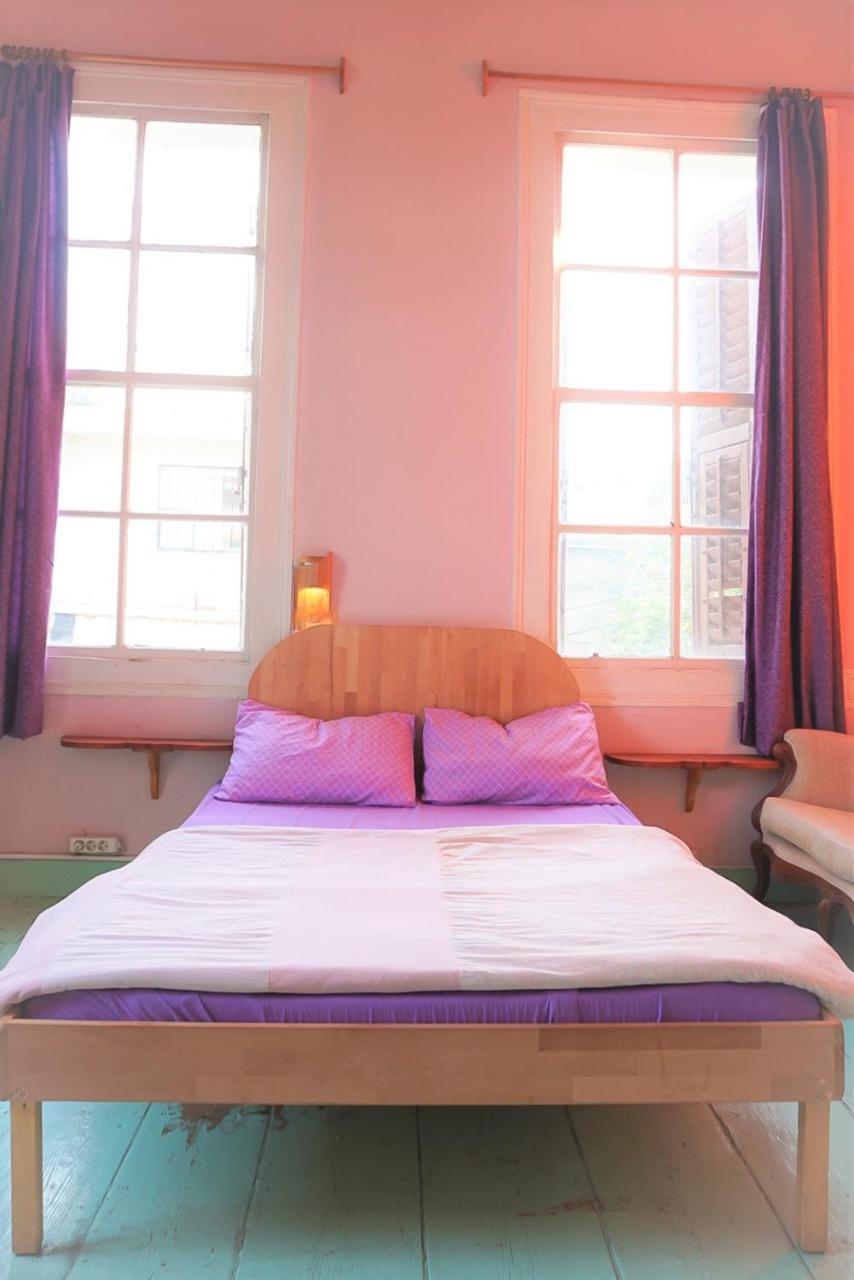 Lotus Garden Hostel İzmir Ngoại thất bức ảnh